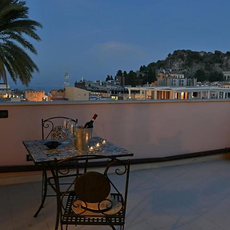 Hotel Le Chevalier タオルミーナ エクステリア 写真