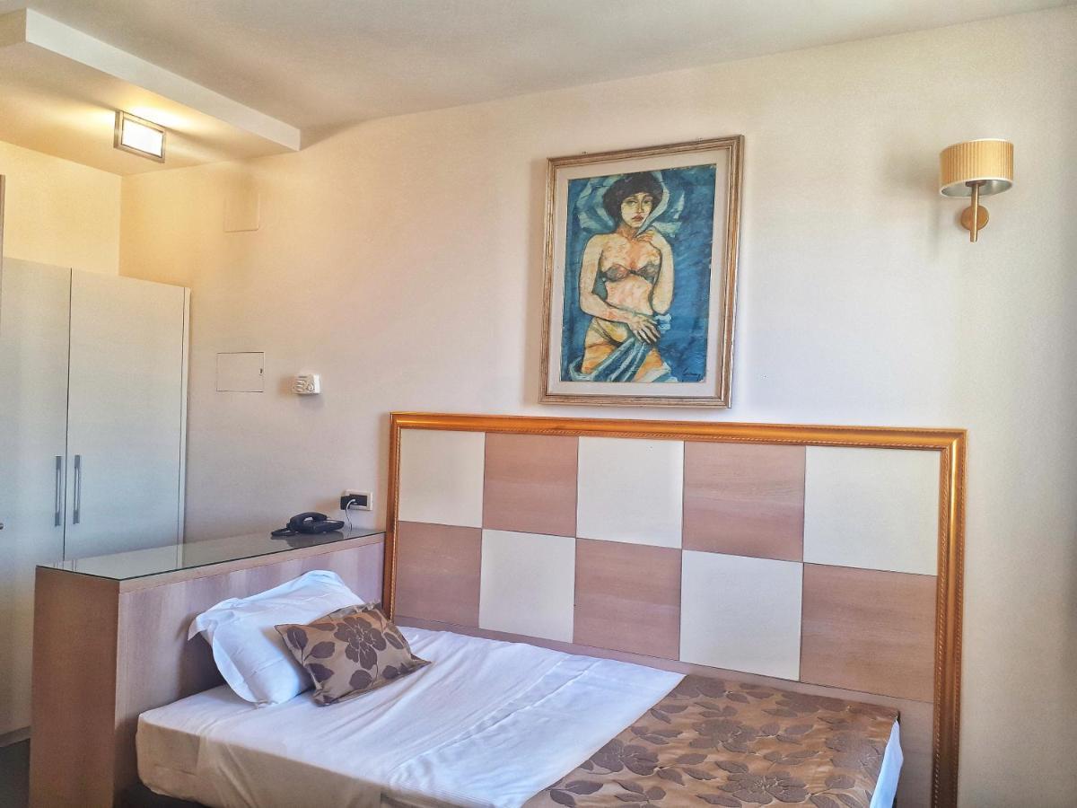Hotel Le Chevalier タオルミーナ エクステリア 写真