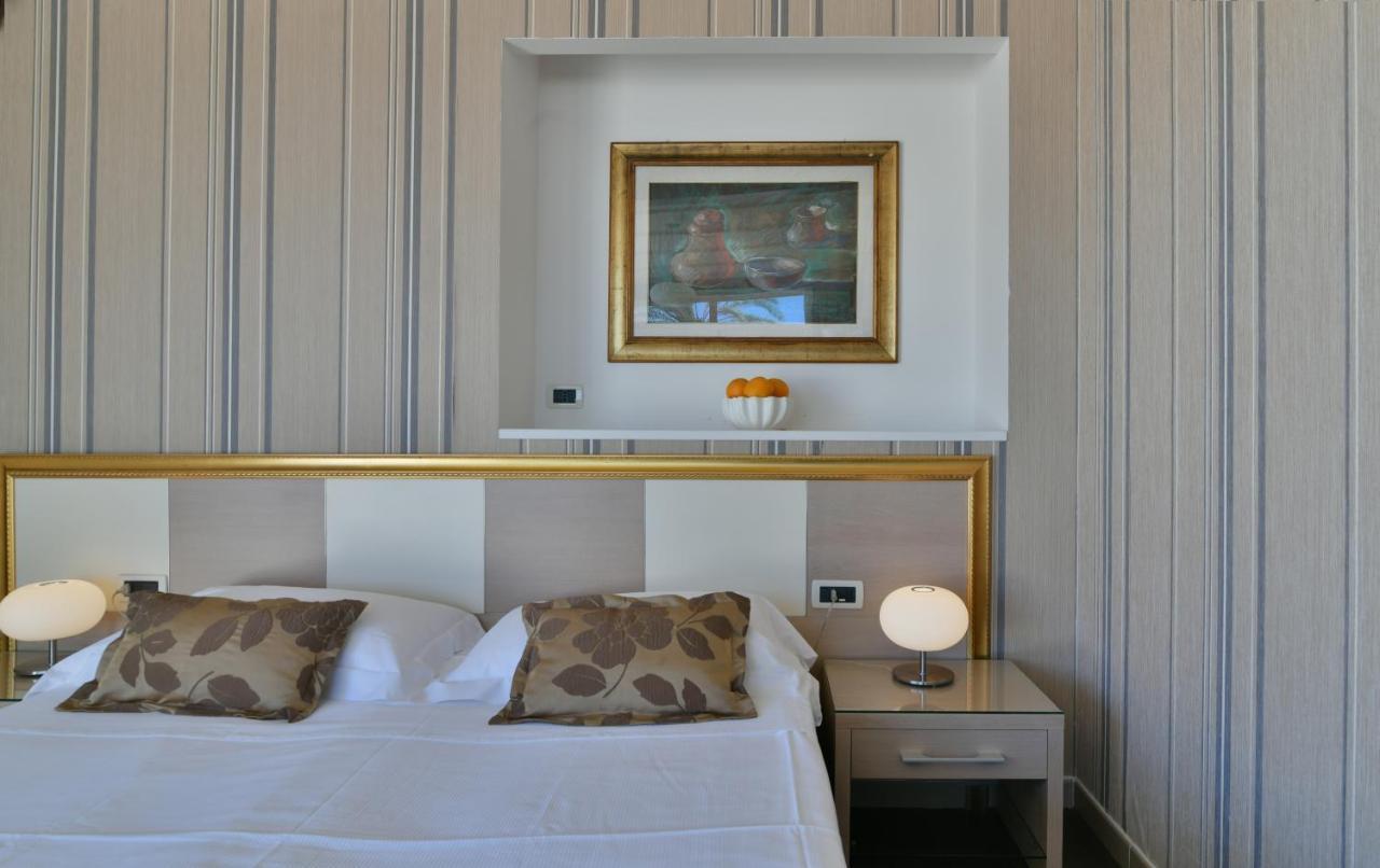 Hotel Le Chevalier タオルミーナ エクステリア 写真